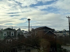 556 Ward St in Seattle, WA - Building Photo - Building Photo