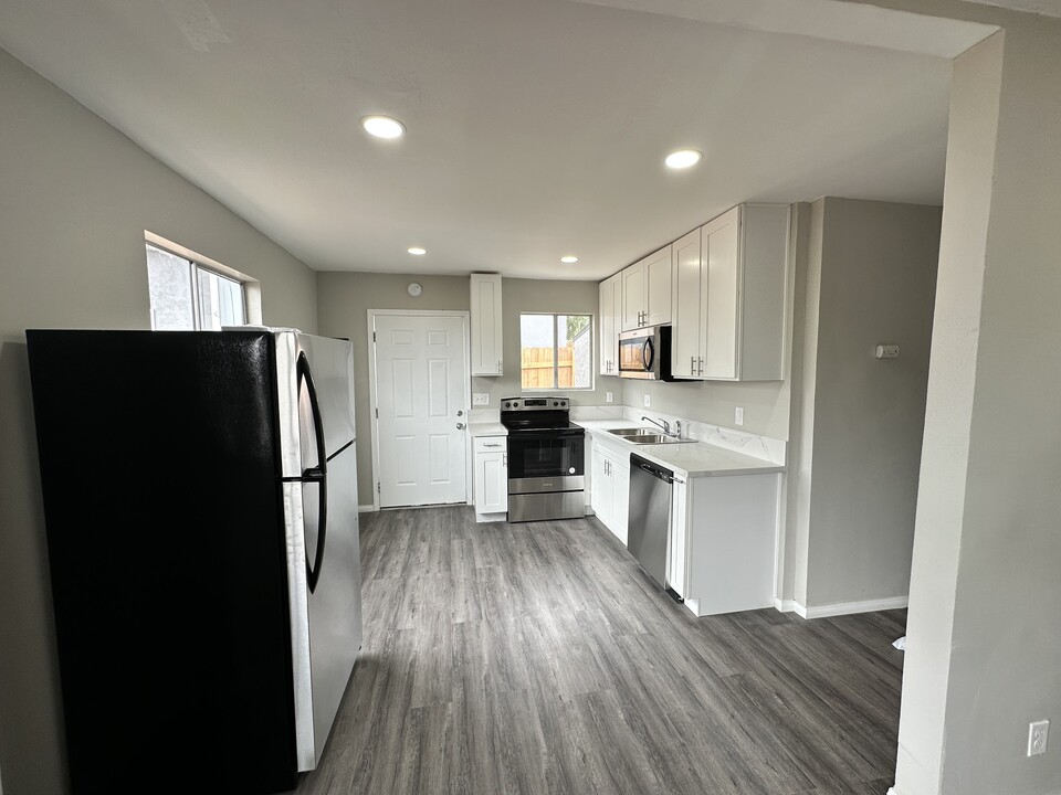 8315 Lincoln St in Lemon Grove, CA - Building Photo