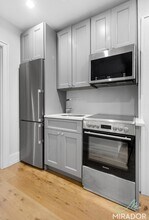 221 E 10th St in New York, NY - Building Photo - Building Photo