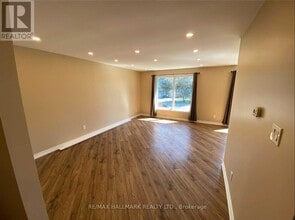 331 Roywood Crescent in Newmarket, ON - Building Photo - Building Photo