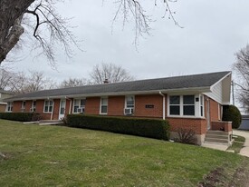 771 Greenview St in Gurnee, IL - Building Photo