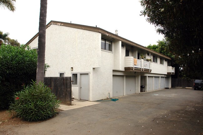 1903 N Vulcan Ave in Encinitas, CA - Building Photo - Building Photo