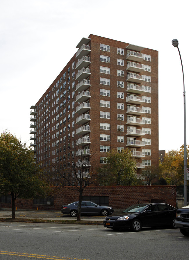 Woodlands in Riverdale, NY - Foto de edificio - Building Photo