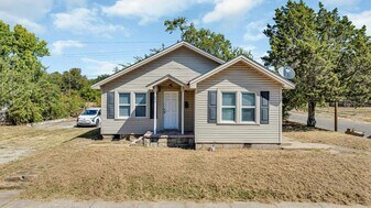 203 3rd Ave NW in Ardmore, OK - Building Photo