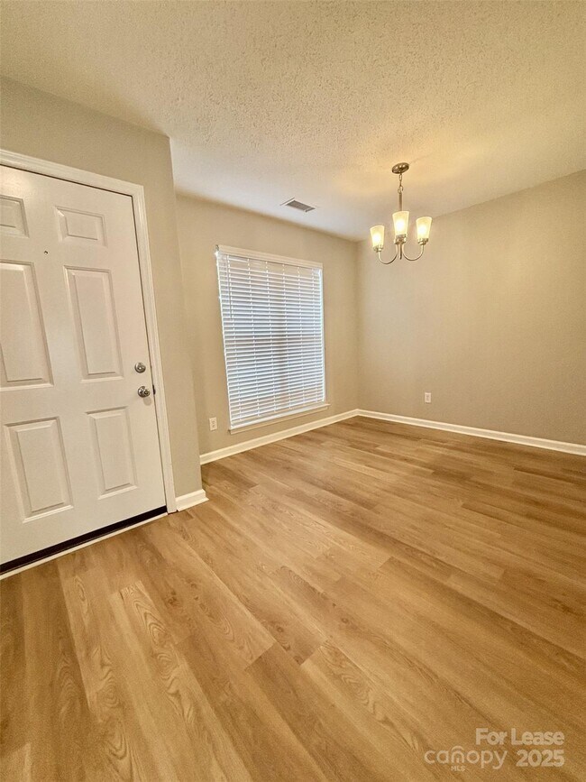 17557 Tuscany Ln in Cornelius, NC - Foto de edificio - Building Photo