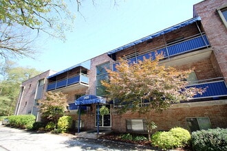 LAUREL GARDENS in Pittsburgh, PA - Foto de edificio - Building Photo