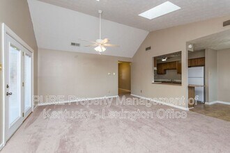 3209 Foxchase Ct in Lexington, KY - Building Photo - Building Photo