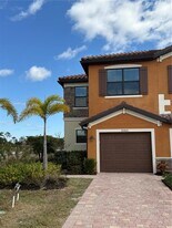 20460 Lagente Cir in Venice, FL - Building Photo