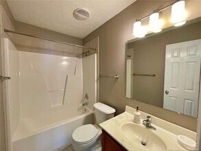 193 Lochwood Dr in Raeford, NC - Building Photo - Building Photo