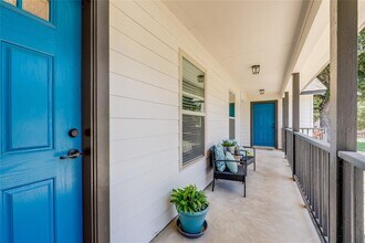 604 Whispering Hollow Cir in Leander, TX - Building Photo - Building Photo