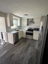2018 Hess Dr in Holiday, FL - Building Photo - Building Photo
