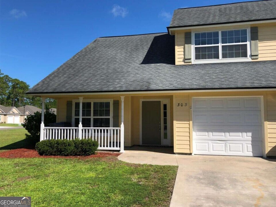 303 Gary Cir in St. Marys, GA - Building Photo