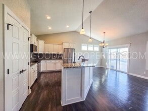 412 Timberview Dr in Adel, IA - Building Photo - Building Photo
