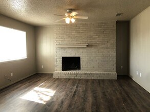 808 N Elkhart Ave in Lubbock, TX - Building Photo - Building Photo
