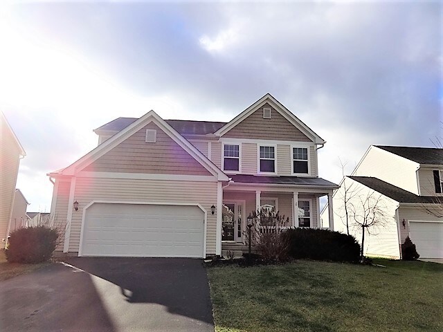 1004 Taylor Glen Blvd E in Pataskala, OH - Building Photo