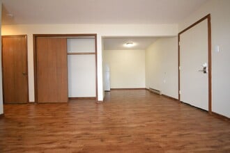 Warsaw Apartments in Warsaw, MO - Foto de edificio - Interior Photo