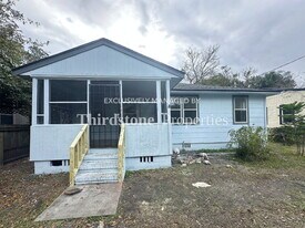4554 Crescent St in Jacksonville, FL - Building Photo
