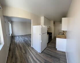 609 North Freeman Street, Unit B in Oceanside, CA - Building Photo - Building Photo