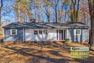 501 S E St in Easley, SC - Building Photo