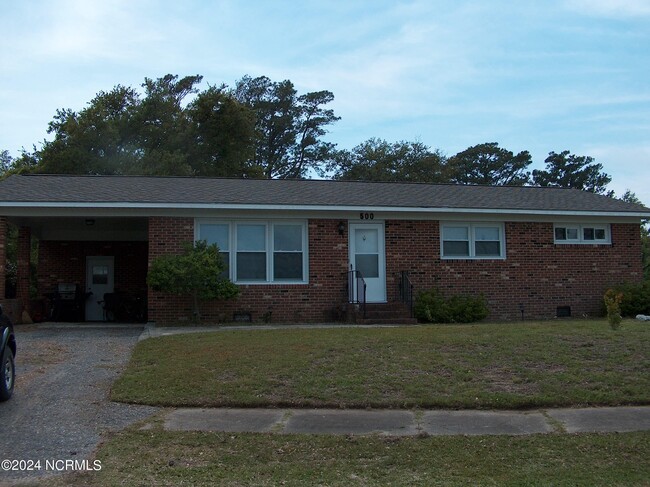 500 Mansfield Pkwy in Morehead City, NC - Foto de edificio - Building Photo