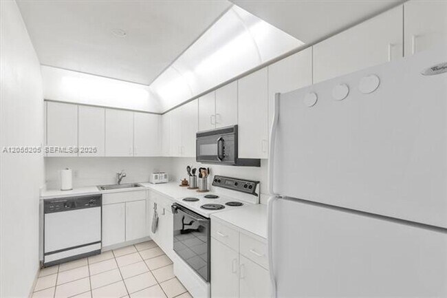 property at 800 Claughton Island Dr