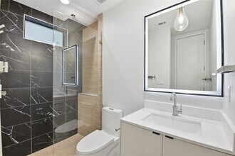 529 Memorial Heights Dr in Houston, TX - Building Photo - Building Photo