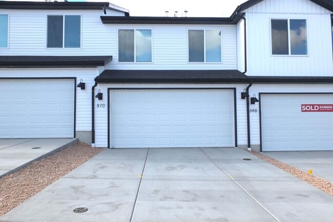 574 S May Dr in Cedar City, UT - Building Photo - Building Photo