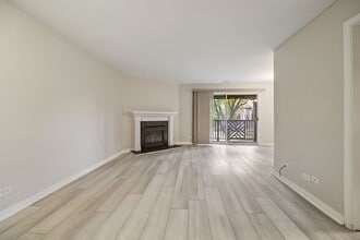 890 Sheldon Ct in Wheaton, IL - Building Photo - Building Photo