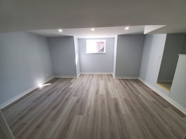 146 Dawes Rd in Toronto, ON - Building Photo - Building Photo