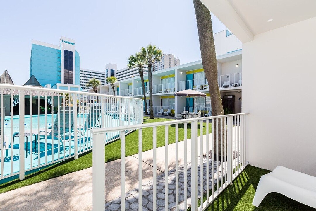 The Edge Apartments in Myrtle Beach, SC - Foto de edificio
