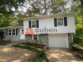 1529 N Chester Rd in Hixson, TN - Building Photo