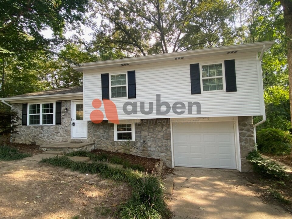 1529 N Chester Rd in Hixson, TN - Building Photo