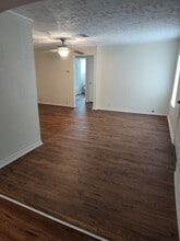 220 East Cypress Street in Winnie, TX - Building Photo - Building Photo