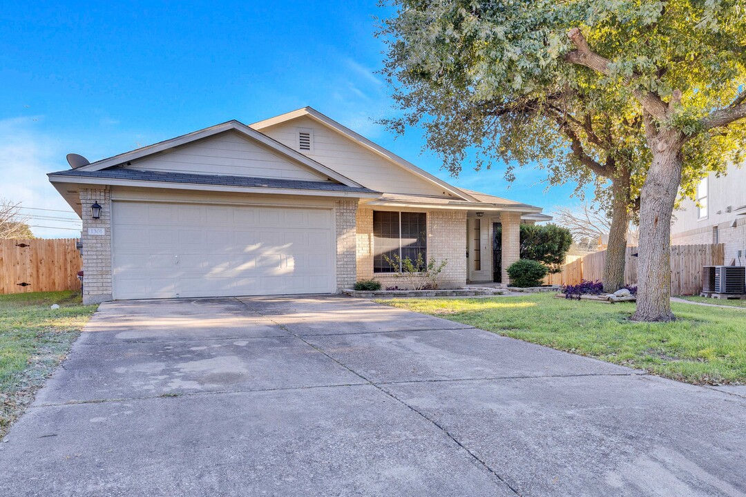 1301 Marsh Harbour Cove in Round Rock, TX - Building Photo