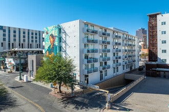 One North Fifth Apartments in Tucson, AZ - Foto de edificio - Building Photo