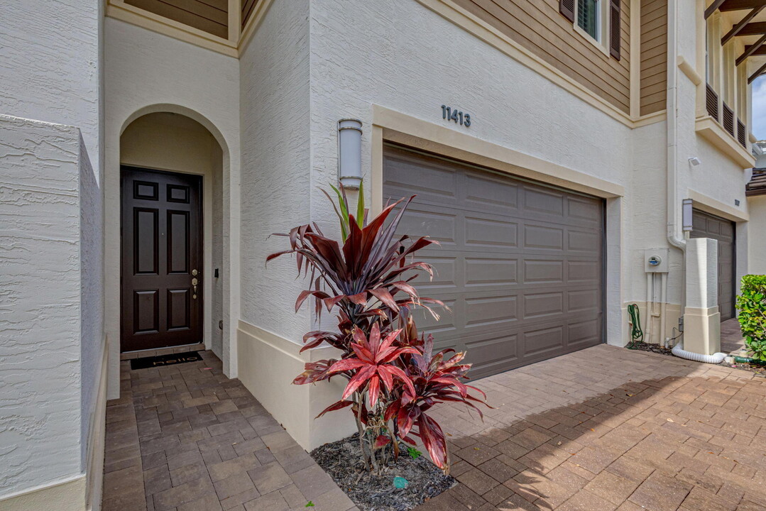 11413 Pointe Midtown Dr in Palm Beach Gardens, FL - Building Photo