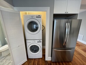 37 Hancock St, Unit 3 in Somerville, MA - Foto de edificio - Building Photo