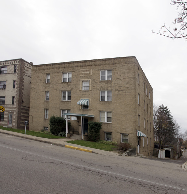 1625 Potomac Ave in Pittsburgh, PA - Foto de edificio - Building Photo