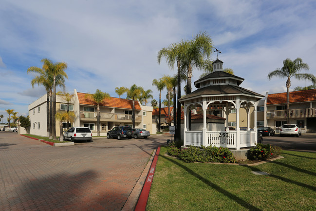 El Conquistador Apartments