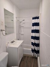 97 Clowes Terrace in Waterbury, CT - Building Photo - Building Photo