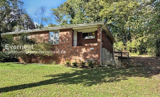 2801 Berkley Dr