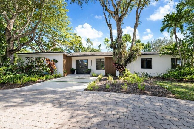 17203 SW 78th Pl in Palmetto Bay, FL - Foto de edificio - Building Photo