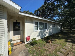 2289 N Juneway Terrace in Fayetteville, AR - Foto de edificio - Building Photo