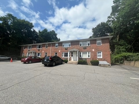 372 Park St, Unit 6 in Bristol, CT - Foto de edificio