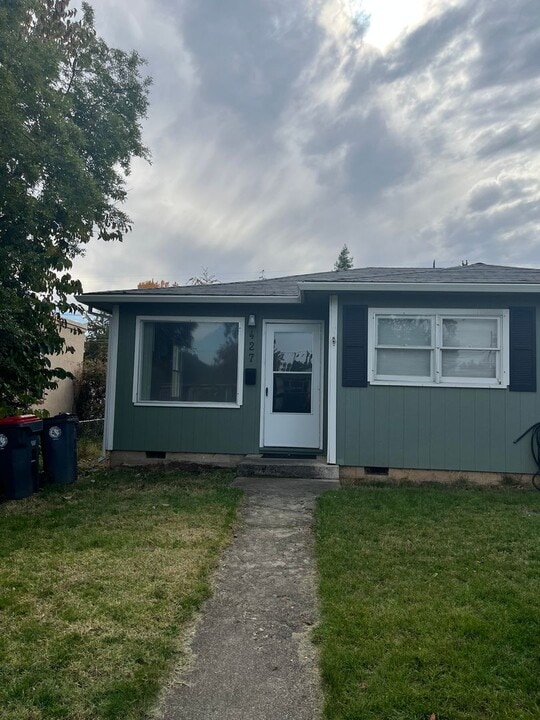 427 Fairmount St in Medford, OR - Building Photo