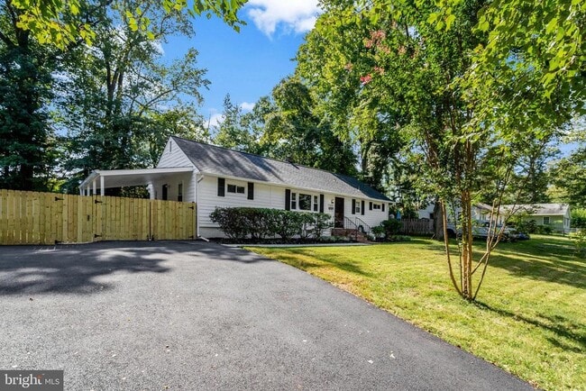 property at 7555 Park Ln