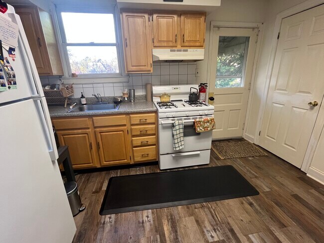 411 7th St, Unit B -2nd floor in Riverton, NJ - Foto de edificio - Building Photo