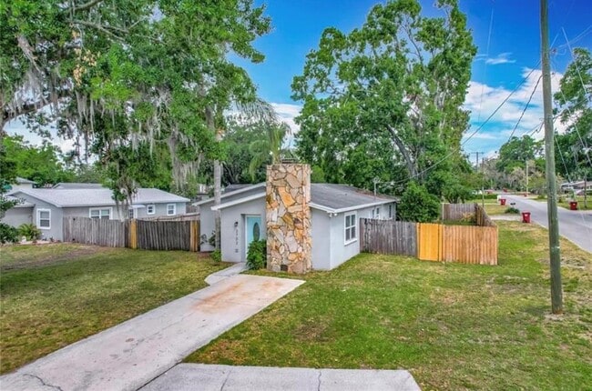 3702 W Reynolds St in Plant City, FL - Building Photo - Building Photo