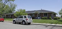 Broadmoor Apartments