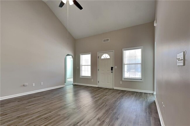 645 Magnolia Dr in Loganville, GA - Building Photo - Building Photo